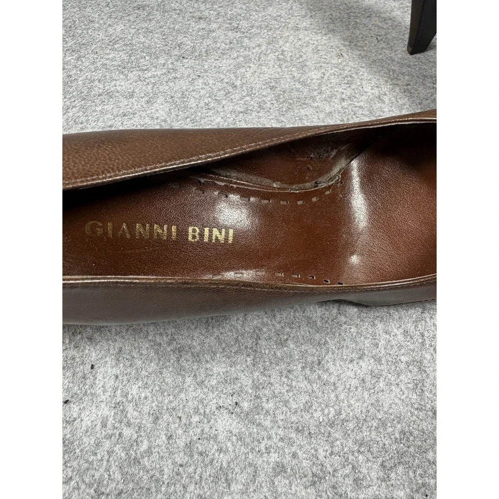 Gianni Bini Leather Round Toe Pumps 7.5M Brown‎ Pleated Detail Heel